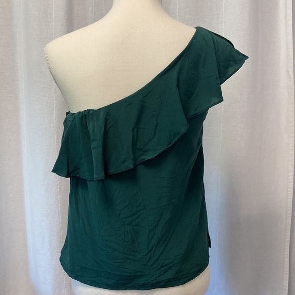 Maeve Anthropologie Dark Emerald Green 100% silk One-Shoulder Ruffle Blouse - Picture 4 of 7
